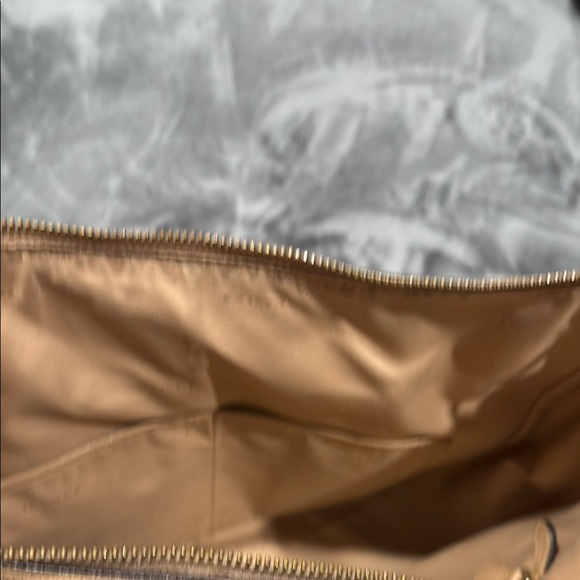 Coach Tan Shoulder Bag with Classic Slouchy Design - Picture 6 of 6